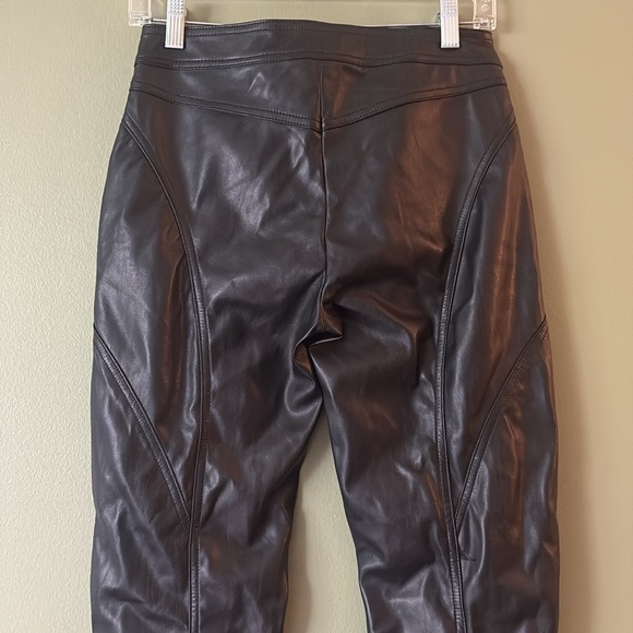 Urban Outfitters Olivia Faux Leather Zip Front Pants Black Sz 2 - Picture 8 of 12
